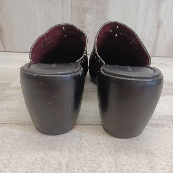 ✅Tommy Hilfiger Black Studded Leather Mules Womens Size 8.5M slip On Clogs Heels - Picture 6 of 15